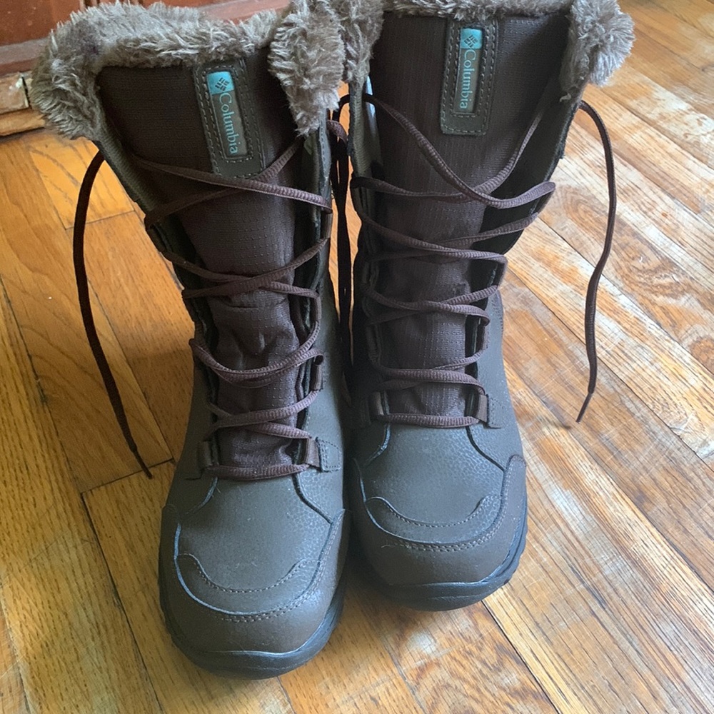 Columbia Womens boots